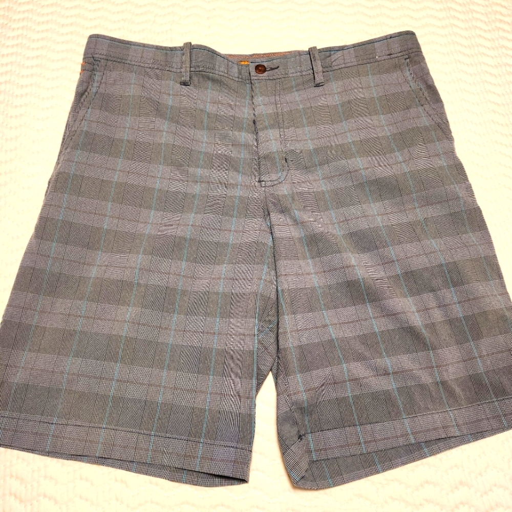 Tommy Bahama Hybrid Shorts Size 36